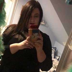 Meet your Posher, Rachel j